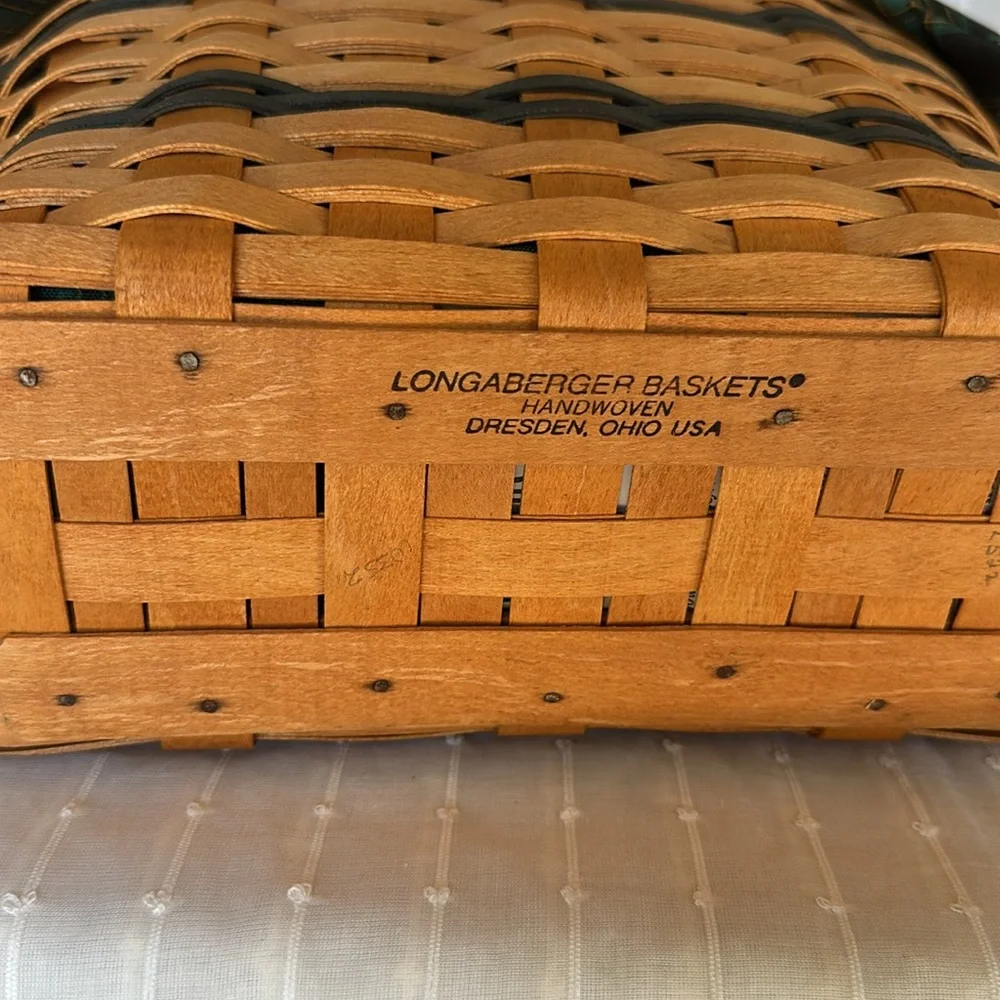 Longaberger “Traditions Collection” Fellowship Basket 1997 Edition - Picture 5 of 5